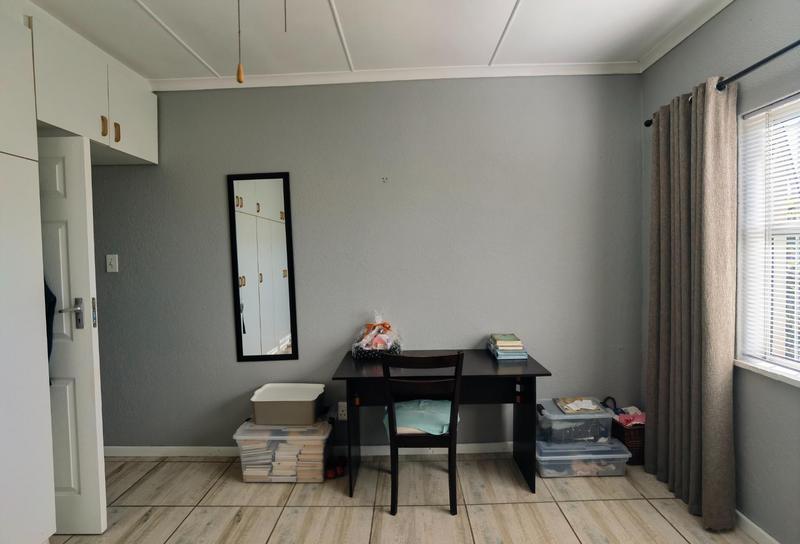 4 Bedroom Property for Sale in Goodwood Estate Western Cape